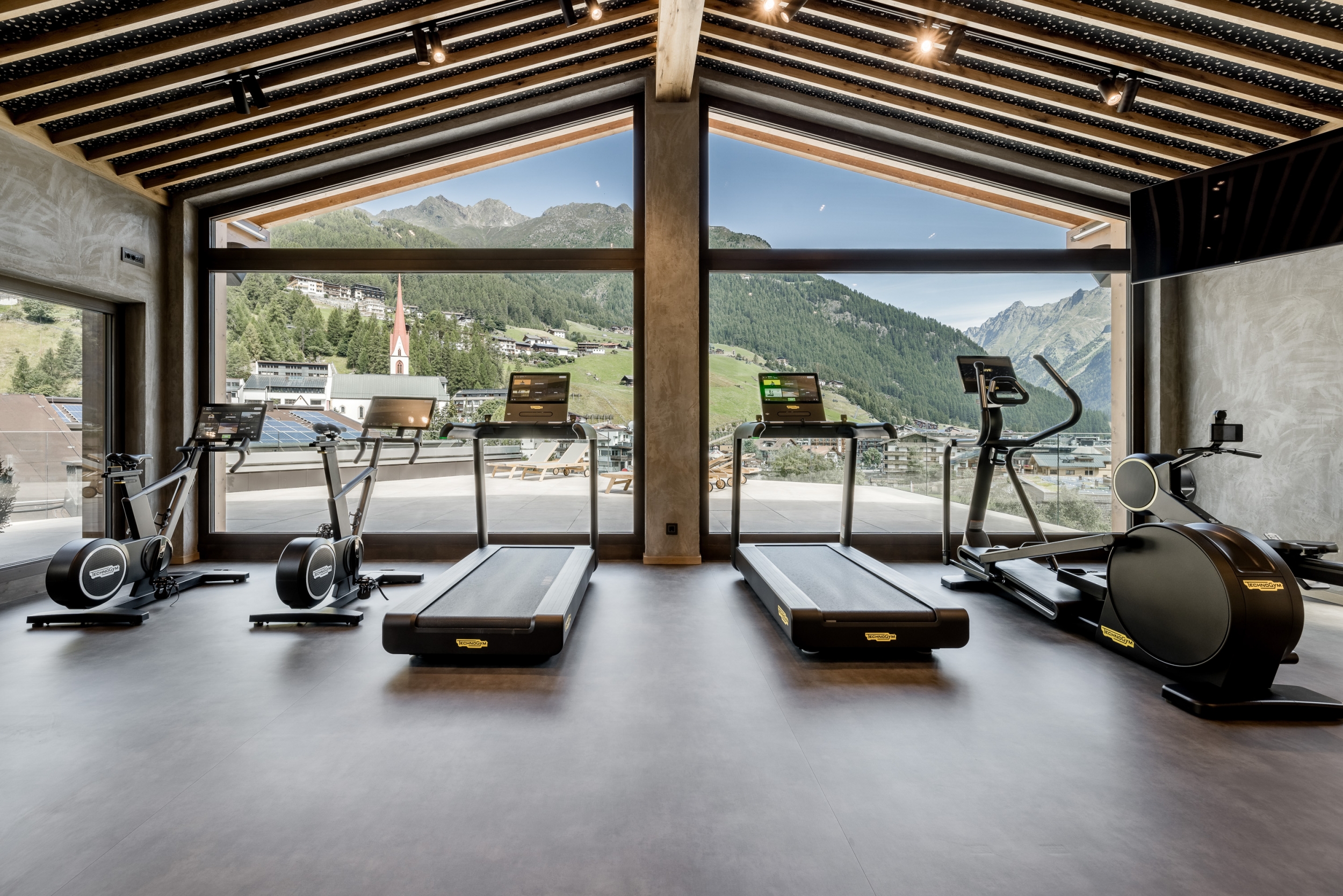 Hotel Das Central Sölden - Summit Cardio Fitness im Sommer