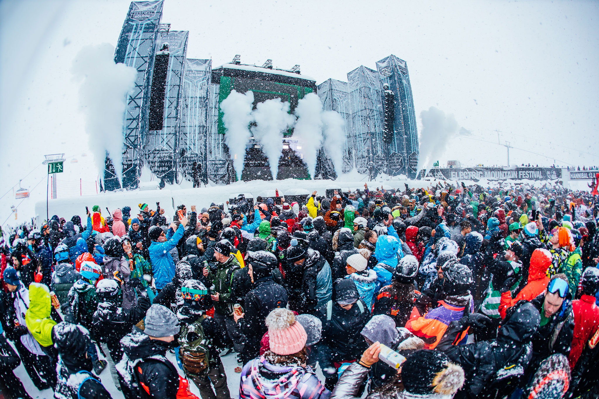 Electric Mountain Festival in Sölden - Zuschauer vor der Bühne