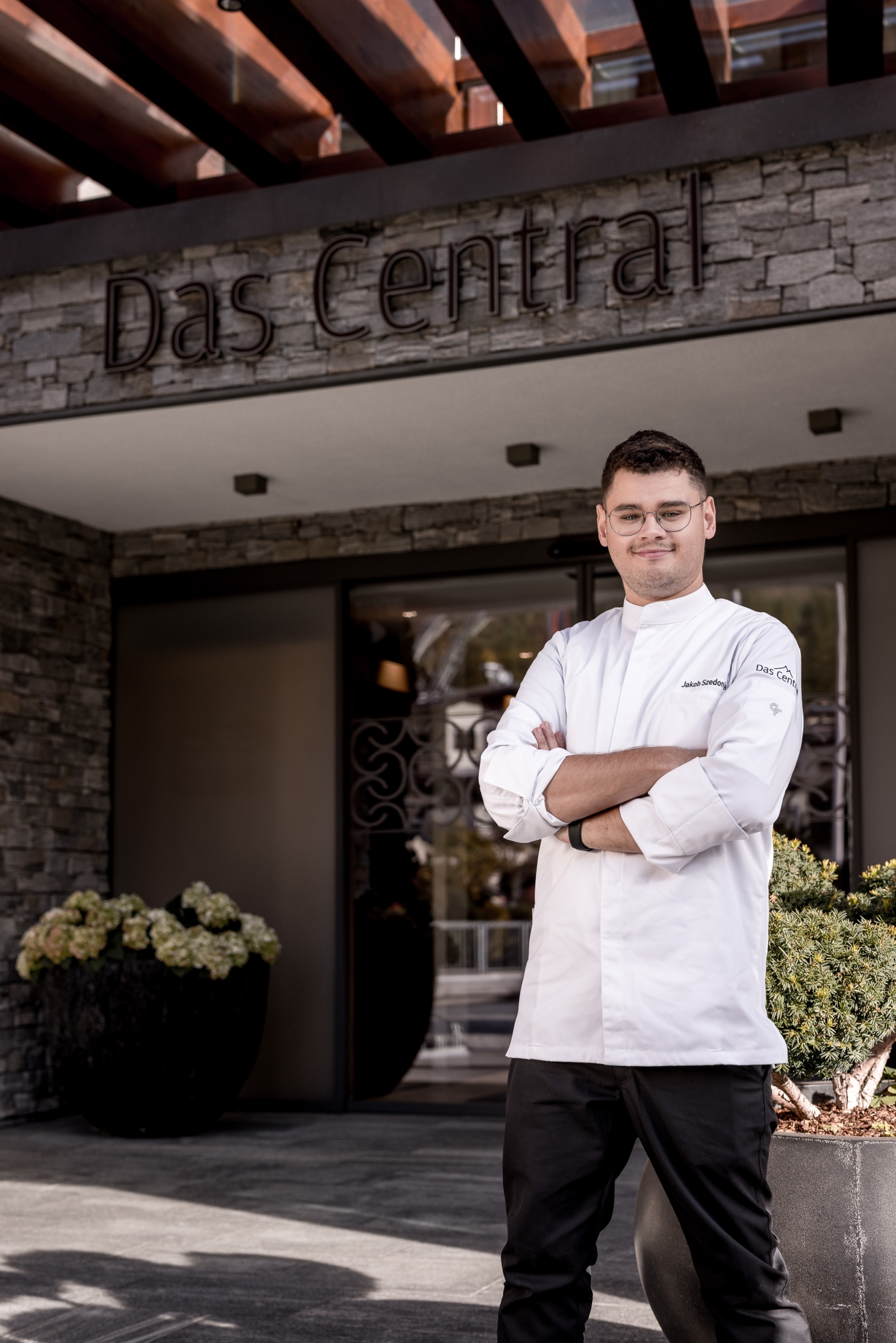 Jakob Szedonja „Patissier des Jahres 2025“ ist neuer Chef de Patisserie im 5-Sterne Hotel Das Central in Sölden, Tirol Jakob Szedonja „Patissier des Jahres 2025“ ist neuer Chef de Patisserie im 5-Sterne Hotel Das Central in Sölden, Tirol