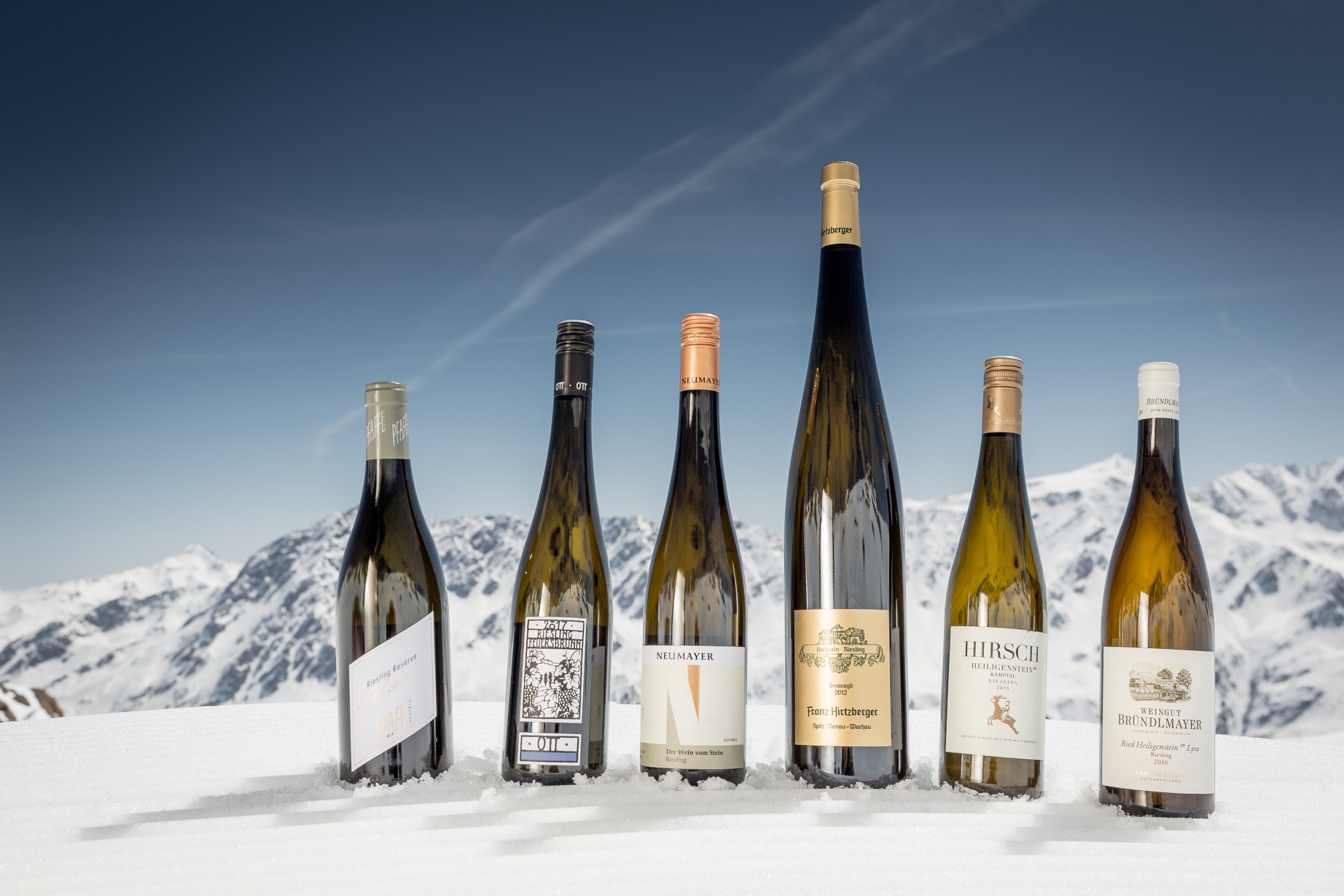Degustation exklusiver Weine mit Alpenblick beim Event Wein am Berg im 5-Sterne-Hotel Das Central, Sölden Degustation exklusiver Weine mit Alpenblick beim Event Wein am Berg im 5-Sterne-Hotel Das Central, Sölden
